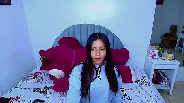 charlotte 0309 online show from December 2025 08:50:02 PM