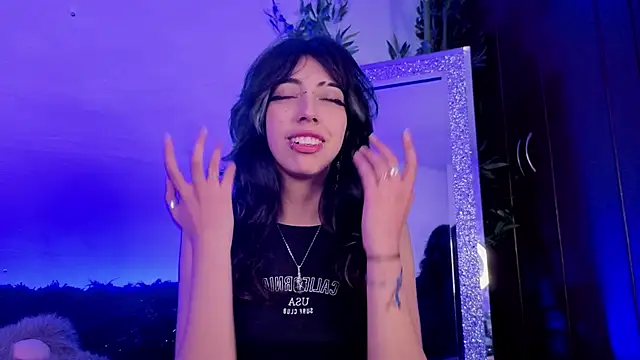 Nyx nayla online show from October 2025 04:12:01 AM