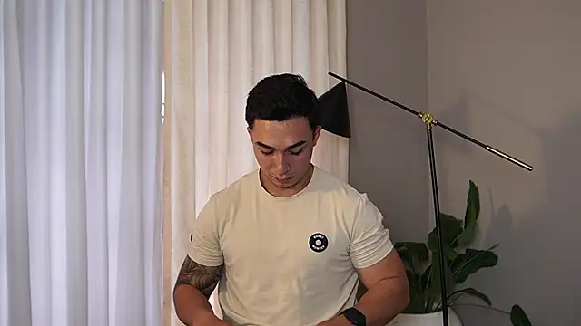 Ryan Hunt online show from October 2025 06:52:01 PM