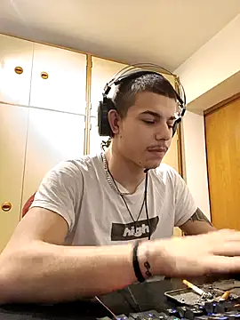 BigDickEnrg7195 online show from February 2025 10:10:02 PM