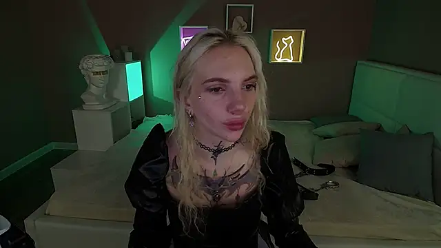 AnneTenet online show from March 2025 06:09:01 AM