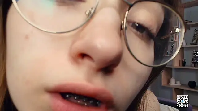 PollyBeev online show from September 2025 07:35:02 AM