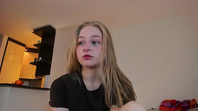 MiaMews online show from October 2025 11:07:02 AM