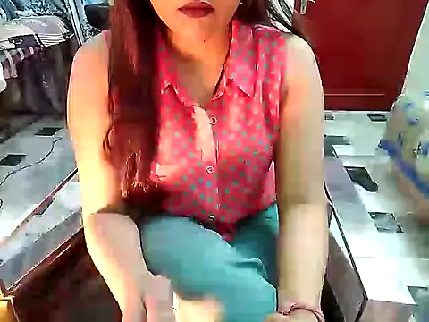 Snapshot of aarushi_sharmaa chatting on January 2025 04:12:02 PM aarushi sharmaa online show from January 2025 04:12:02 PM