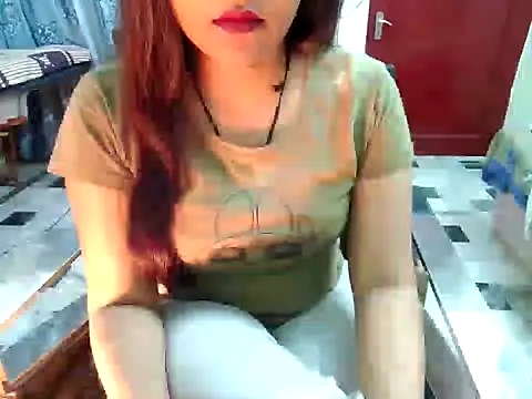 Snapshot of aarushi_sharmaa chatting on January 2025 01:59:02 AM aarushi sharmaa online show from January 2025 01:59:02 AM