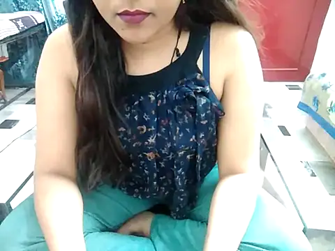 Snapshot of aarushi_sharmaa chatting on February 2025 04:04:01 PM aarushi sharmaa online show from February 2025 04:04:01 PM