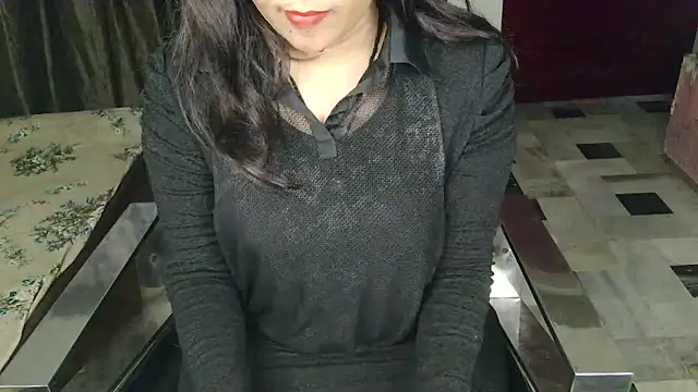 aarushi sharmaa online show from November 2025 04:22:01 AM