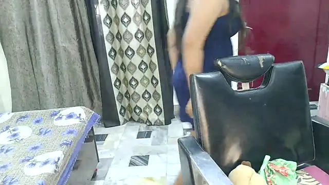 aarushi sharmaa online show from November 2025 04:26:02 AM