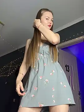 Snapshot of NickiLike chatting on October 2025 04:50:01 PM NickiLike online show from October 2025 04:50:01 PM