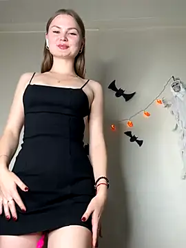 Snapshot of NickiLike chatting on October 2025 06:50:02 PM NickiLike online show from October 2025 06:50:02 PM