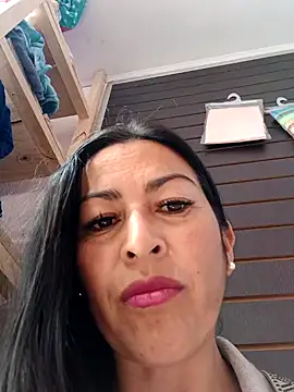 Snapshot of MARIANA-12_ chatting on January 2025 05:27:02 PM MARIANA-12 online show from January 2025 05:27:02 PM
