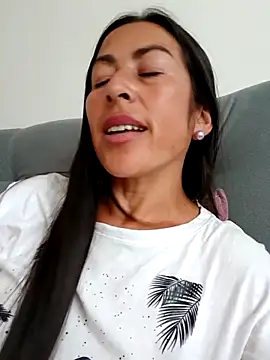 Snapshot of MARIANA-12_ chatting on February 2025 08:33:01 PM MARIANA-12 online show from February 2025 08:33:01 PM