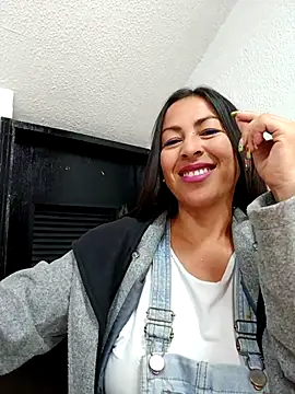 Snapshot of MARIANA-12_ chatting on March 2025 09:26:02 PM MARIANA-12 online show from March 2025 09:26:02 PM
