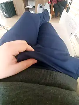 Snapshot of reelciii21 chatting on December 2024 12:45:02 PM reelciii21 online show from December 2024 12:45:02 PM