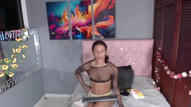SofiaNaugthyxTS online show from September 2025 11:01:01 AM