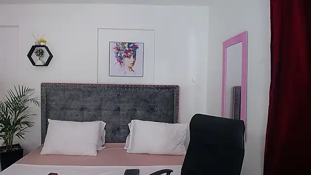 Amber hot22 online show from February 2025 07:53:02 PM