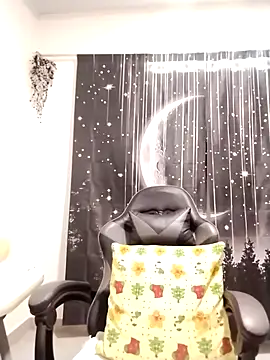 Hikaryfire online show from October 2025 09:37:01 PM