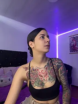 Alice woodville online show from December 2024 07:11:02 PM