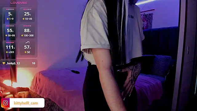 Alice woodville online show from March 2025 04:39:02 PM