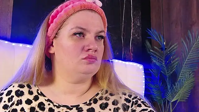 MelanieBrownn online show from April 2026 04:57:01 AM