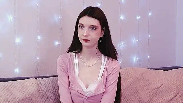 KimWilli online show from January 2025 04:18:01 PM