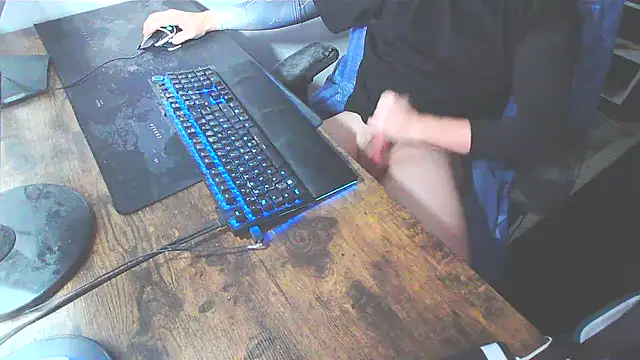 WouldLovetoFuckYou666 online show from December 2025 12:03:02 PM