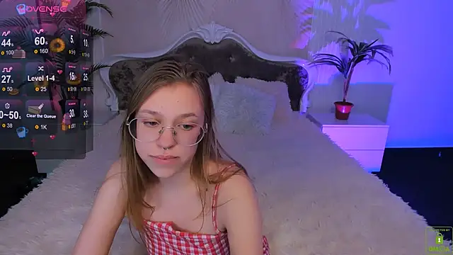Snapshot of LayriantaVee chatting on January 2025 10:41:02 AM LayriantaVee online show from January 2025 10:41:02 AM