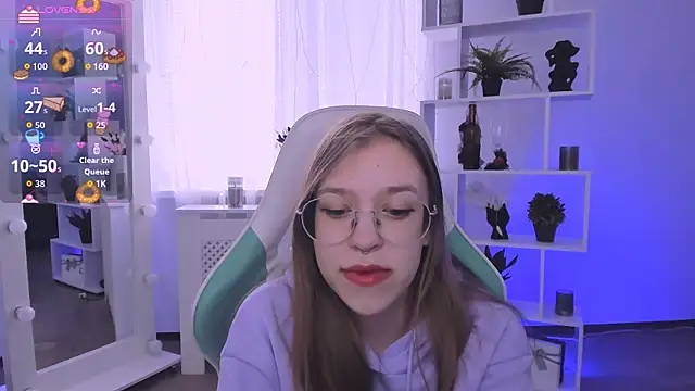 LayriantaVee online show from March 2026 07:03:02 AM