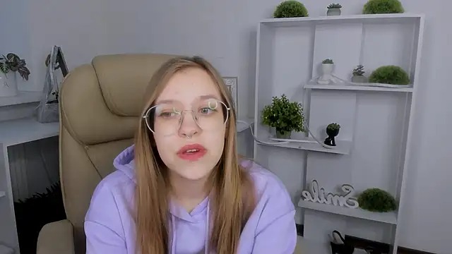 LayriantaVee online show from March 2026 06:03:02 AM