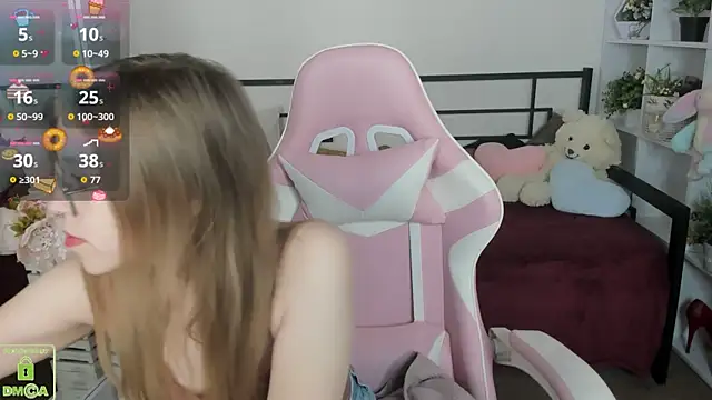 LayriantaVee online show from April 2026 06:05:01 AM