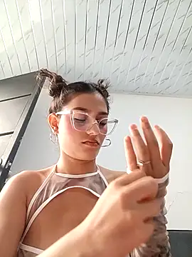 Ary-18 online show from September 2025 01:35:01 PM