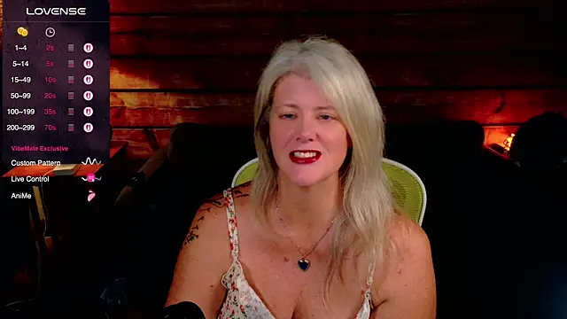 Snapshot of AliceHarlot chatting on September 2025 03:50:02 AM AliceHarlot online show from September 2025 03:50:02 AM
