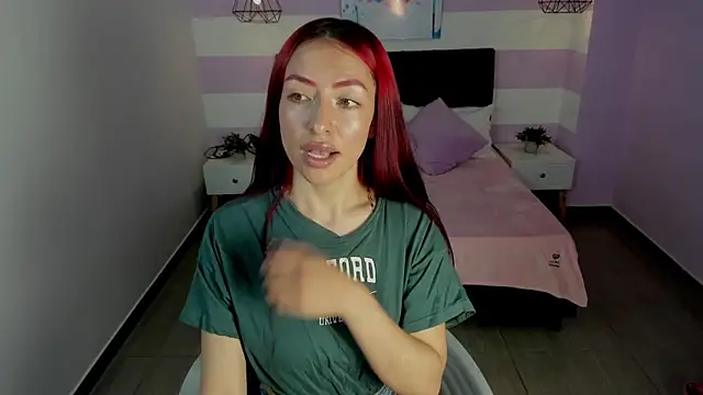 Scarlett  bell online show from November 2025 02:32:01 PM