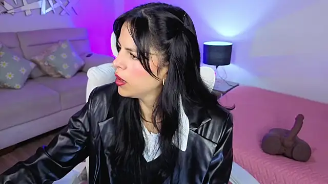Snapshot of Eliie_Ruizz chatting on May 2026 05:01:02 AM Eliie Ruizz online show from May 2026 05:01:02 AM