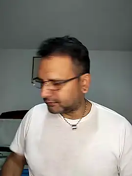 RogueTraveler online show from February 2025 02:17:01 AM