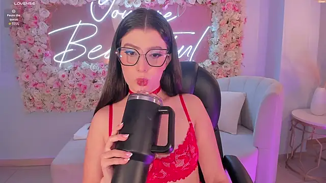 Snapshot of AmberFarrell chatting on January 2025 11:22:02 PM AmberFarrell online show from January 2025 11:22:02 PM