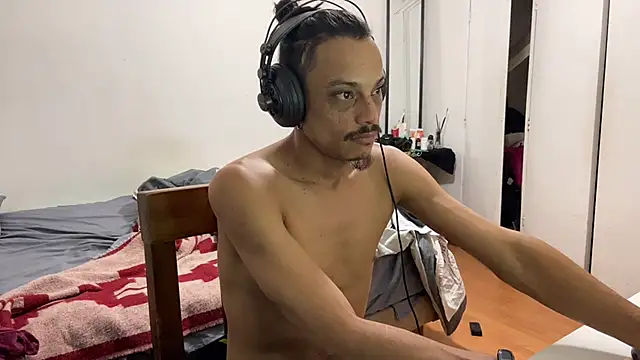 Snapshot of villanocat chatting on December 2024 06:04:01 AM villanocat online show from December 2024 06:04:01 AM