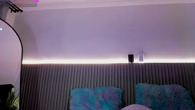 valentina lux online show from February 2026 07:29:02 PM