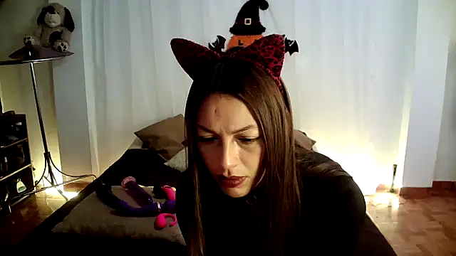 Hanna Charming online show from October 2025 06:30:01 PM