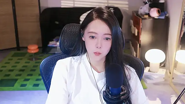 Roseonly  online show from October 2025 05:41:01 AM