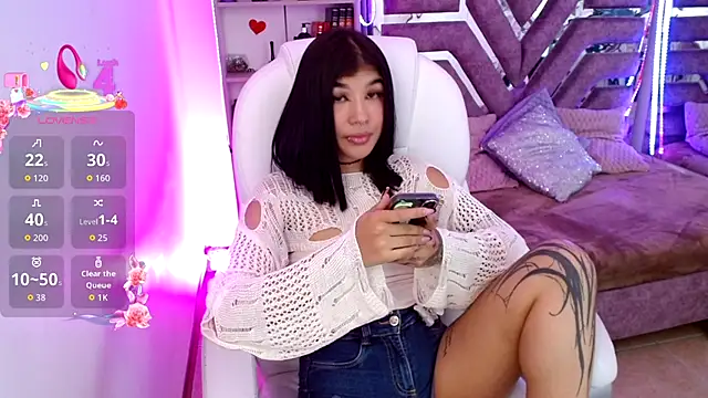 AliceWalker 11 online show from December 2025 08:39:01 PM