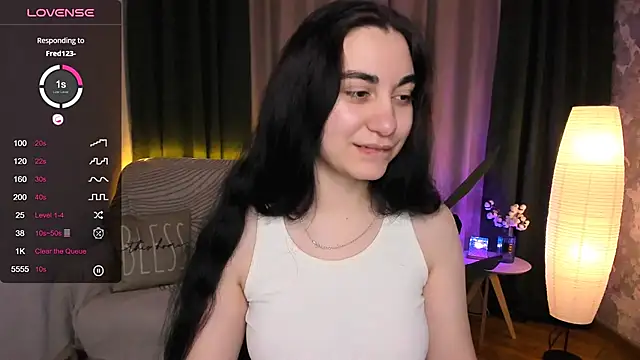 Snapshot of hannacheekss_ chatting on December 2024 02:09:02 AM hannacheekss online show from December 2024 02:09:02 AM