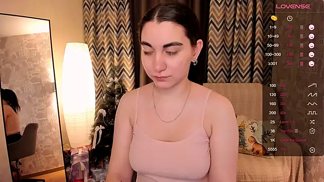 Snapshot of hannacheekss_ chatting on December 2024 01:58:02 AM hannacheekss online show from December 2024 01:58:02 AM