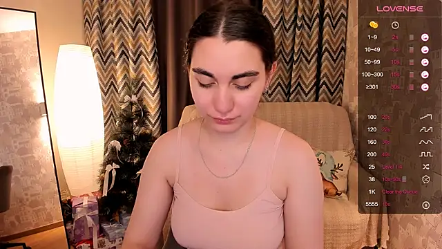 Snapshot of hannacheekss_ chatting on December 2024 05:03:01 AM hannacheekss online show from December 2024 05:03:01 AM