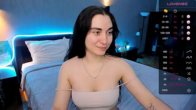 Snapshot of hannacheekss_ chatting on January 2025 10:03:01 AM hannacheekss online show from January 2025 10:03:01 AM