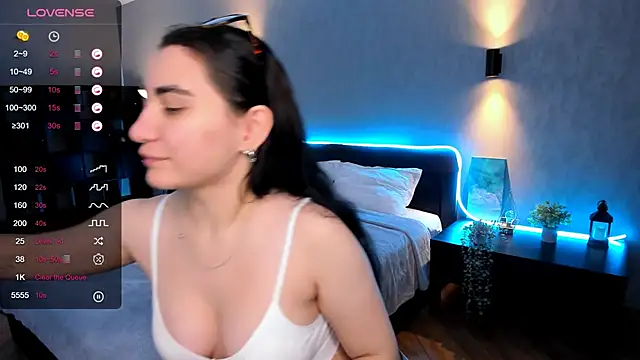 Snapshot of hannacheekss_ chatting on January 2025 05:53:02 AM hannacheekss online show from January 2025 05:53:02 AM