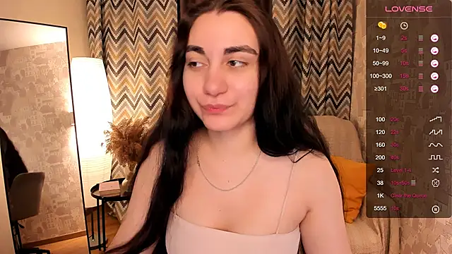 Snapshot of hannacheekss_ chatting on January 2025 03:09:01 AM hannacheekss online show from January 2025 03:09:01 AM