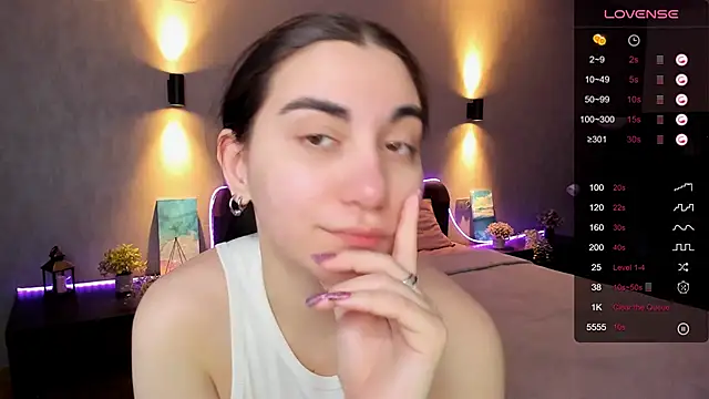 Snapshot of hannacheekss_ chatting on February 2025 05:18:01 AM hannacheekss online show from February 2025 05:18:01 AM