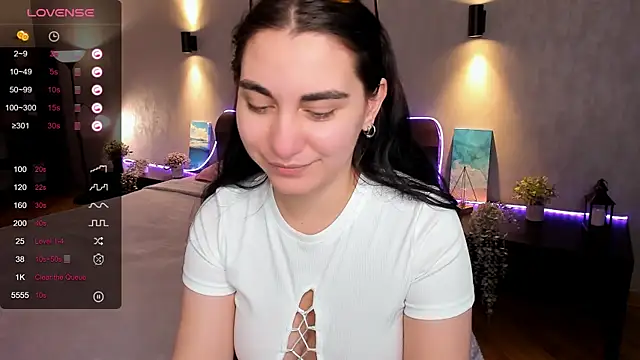 Snapshot of hannacheekss_ chatting on February 2025 05:10:01 AM hannacheekss online show from February 2025 05:10:01 AM