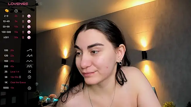 Snapshot of hannacheekss_ chatting on February 2025 05:03:02 AM hannacheekss online show from February 2025 05:03:02 AM